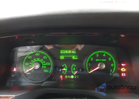 2008 Lincoln Town Car Signature Limited из США, поврежденный, VIN 2LNHM82V08X663558